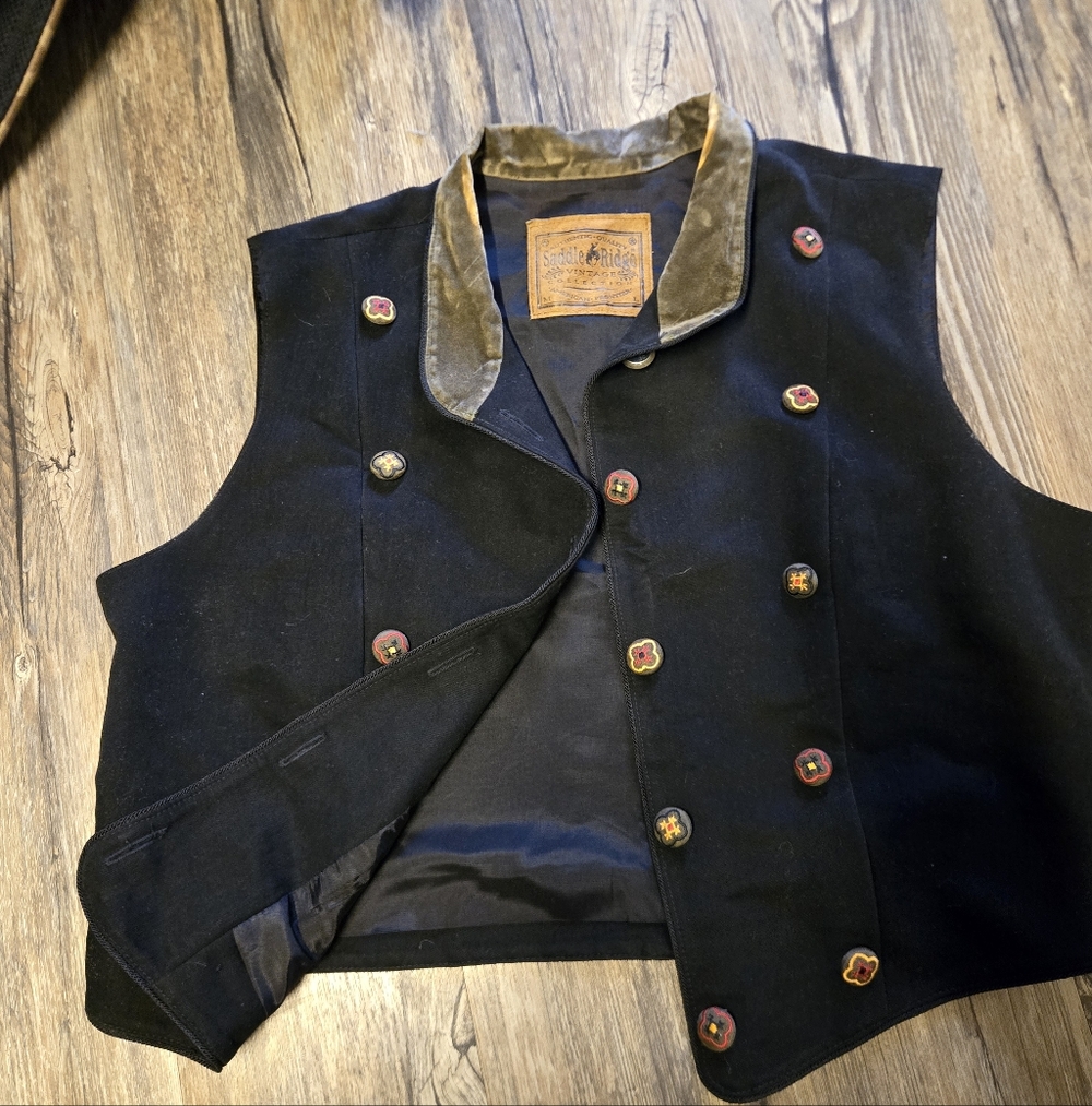 Saddle Ridge Womens Vest/Skirt Set - Picture 10 of 12
